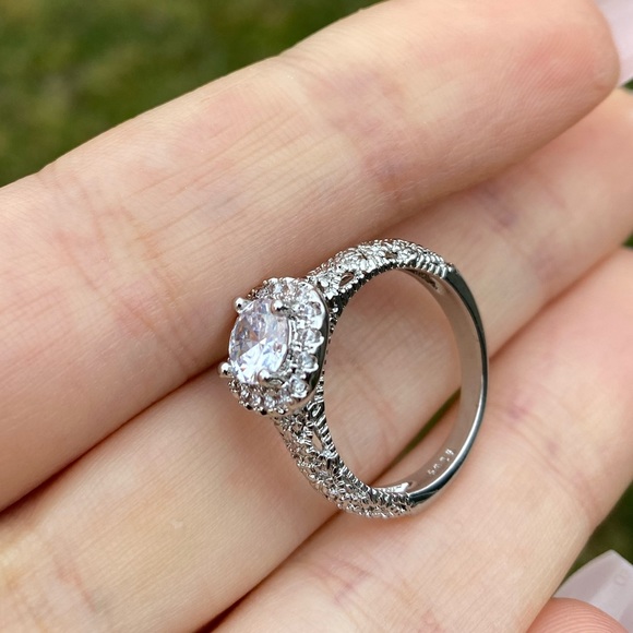 NEW 925 Sterling Silver Beautiful Ring - Picture 7 of 9